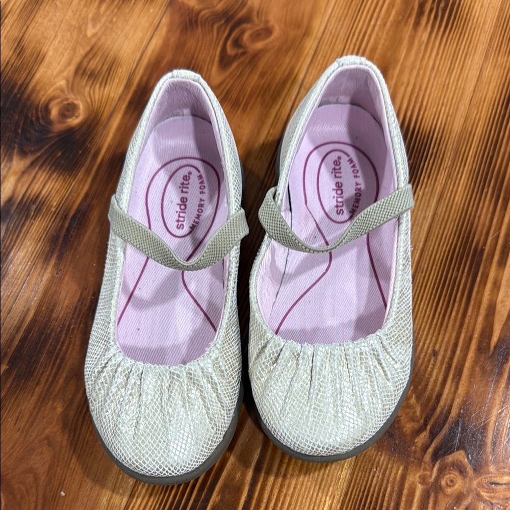 Stride Rite Cream Dress Shoes with Secure Strap